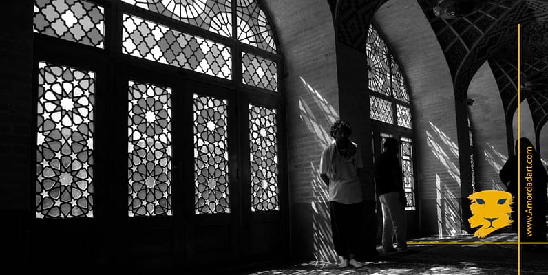 مسجد نصیرالملک؛ مسجد رنگی شیراز